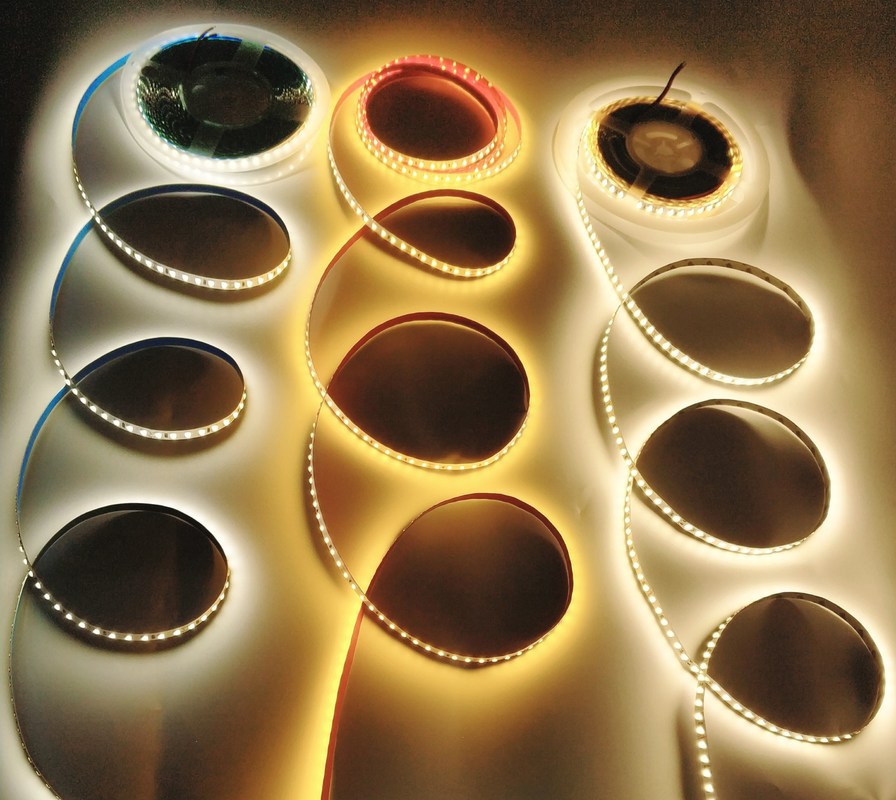 Lámparas de LED ecológicas en blanco fresco CCT 6000K 6500K Peso de stock listo 0,18 kg