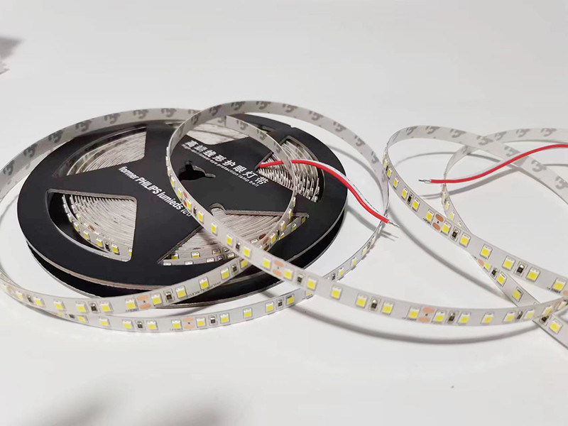 Lámparas de LED ecológicas en blanco fresco CCT 6000K 6500K Peso de stock listo 0,18 kg