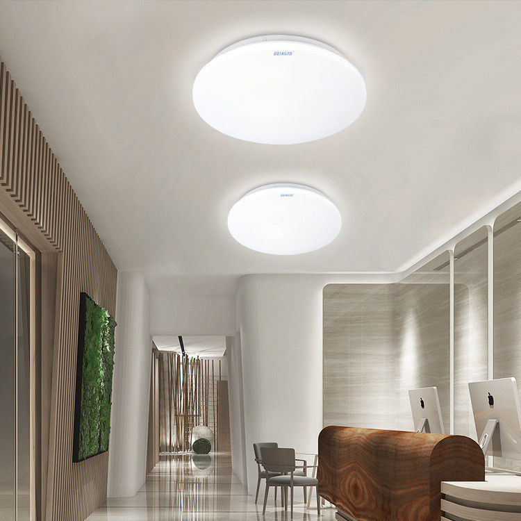 Lámparas de techo LED montadas en la superficie Diseño moderno y apagable para la cocina del salón