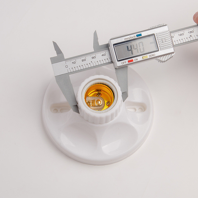 Sillón de base de lámpara plana blanca tipo E27 Portador de lámpara de estilo tornillo con voltaje nominal de 220 V