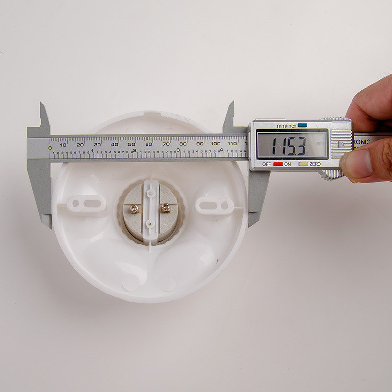 Sillón de base de lámpara plana blanca tipo E27 Portador de lámpara de estilo tornillo con voltaje nominal de 220 V